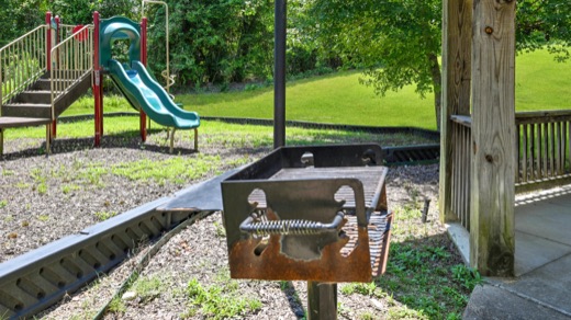River Oaks Apartments photo 5